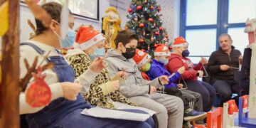 Κοντά στα παιδιά του συλλόγου με νεοπλασματική ασθένεια «ΦΛΟΓΑ» βρέθηκε κλιμάκιο της ΝΔ