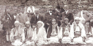 Παρακολουθώντας ποδοσφαιρικό αγώνα στο.. Εθνικό στάδιο Πτολεμαΐδος το 1952.  ΄΄Ο ΙΠΠΟΤΙΣΜΟΣ ΣΤΟ… ΜΕΓΑΛΕΙΟ ΤΟΥ΄΄!-– Από τη στήλη του Γ. Καζαντζή στον ΠΑΛΜΟ (28/12)