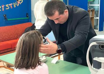 Πραγματοποιήθηκε από τα ΟΠΤΙΚΑ ΚΑΤΑΝΑΣ δωρεάν οπτομετρική εξέταση σε όλα τα παιδιά και τους εκπαιδευτικούς της Ασβεστόπετρας