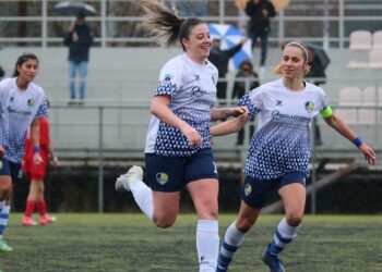 Ποδόσφαιρο Γυναικών: Ξεκούραστα 3 βαθμούς η Καστοριά στην Α΄ -Η Μπόζιαρη οδηγεί τις Σειρήνες (1-0 στους Λέοντες) στην Β΄ Εθνική