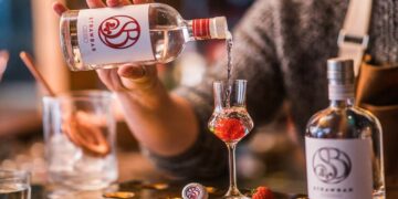 Απολαύστε το STRAWBAR Glühwein on the go! Την Τετάρτη 21/12 στη Φλώρινα