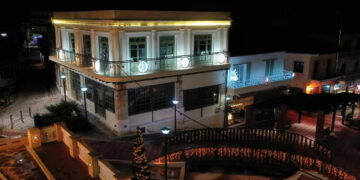 Τα Χριστουγεννιάτικα και στολισμένα Σέρβια (Φωτογραφίες)