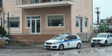 Θεσσαλονίκη: Κακουργηματική δίωξη στον αστυνομικό που πυροβόλησε τον 16χρονο στο κεφάλι