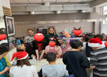 Τους κουραμπιέδες της «Αγάπης» πρόσφερε ο Σύλλογος Πολυτέκνων στον Καλό Σαμαρείτη (φωτογραφίες)