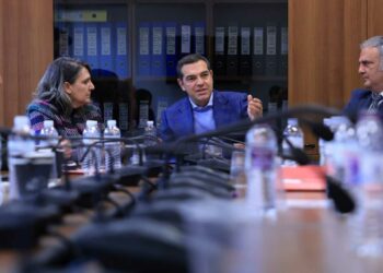 Σύσκεψη Τσίπρα με φορείς στο Επιμελητήριο Καστοριάς: “Χρειάζεται ειδικό τοπικό σχέδιο στήριξης και ανάπτυξης”