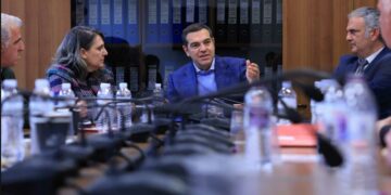 Σύσκεψη Τσίπρα με φορείς στο Επιμελητήριο Καστοριάς: “Χρειάζεται ειδικό τοπικό σχέδιο στήριξης και ανάπτυξης”