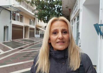 Καινοτομώντας εφέτος το Σωματείο Κομμωτών και Κουρέων Πτολεμαΐδας, ανάβει το δικό του Χριστουγεννιάτικο Δέντρο! (Συνέντευξη της Κούλας  Πουλασιχίδου)