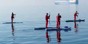 Θεσσαλονίκη: Βγήκαν στον Θερμαϊκό κωπηλατώντας Αϊ Βασίληδες