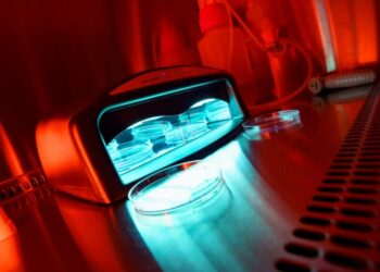 Μανικιούρ: Κίνδυνος καρκίνου από τα «φουρνάκια» νυχιών;