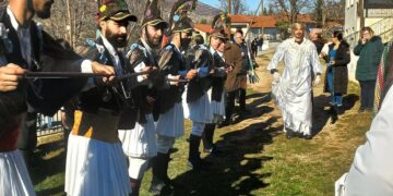 Οι Μωμόγεροι ξεσήκωσαν τα Αλωνάκια(VIDEO&φώτο)