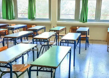 Άνοιγμα των σχολείων με ανησυχία για έξαρση των ιώσεων, γρίπης και covid-19