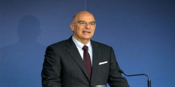 Ο Νίκος Δένδιας στην κοπή της πίτας της ΝΟΔΕ Κοζάνης στις 27/1