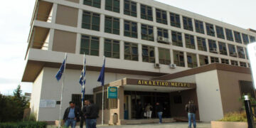 «Δολοφόνε, φονιά που είναι το παιδί μου»- Νέα αναβολή στη δίκη του Βελβεντού