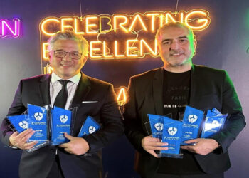 E-volution Awards :  12 βραβεία για το Centraleshop των Αδελφών Ζευκλή