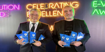 E-volution Awards :  12 βραβεία για το Centraleshop των Αδελφών Ζευκλή