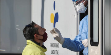 Επίσημο: Έρχεται το τέλος στα rapid test των ανεμβολίαστων εργαζόμενων