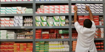 Θάνος Πλεύρης: Αυξήσεις θα υπάρχουν μόνο σε φτηνά φάρμακα των 1-2 ευρώ και το βάρος θα καλύψει ο ΕΟΠΥΥ (βίντεο)