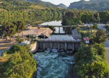 Η ανακοίνωση της ΕΛΑΣ για τη σύλληψη της μητέρας και τον πνιγμό του μωρού στον Αλιάκμονα
