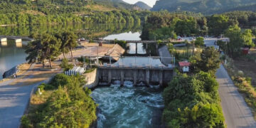Η ανακοίνωση της ΕΛΑΣ για τη σύλληψη της μητέρας και τον πνιγμό του μωρού στον Αλιάκμονα