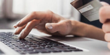 Ηλεκτρονική απάτη με πρόσχημα τα ΕΛΤΑ – Στόχος οι τραπεζικοί λογαριασμοί