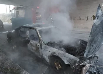 Κάηκε ολοσχερώς ΙΧ αυτοκίνητο στο Μαυροδένδρι Κοζάνης