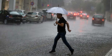 Καιρός: Έρχεται ο χειμώνας - Βροχές και καταιγίδες σε όλη τη χώρα από σήμερα - Που θα ρίξει χαλάζι;