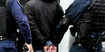 Καστοριά: Ζευγάρι αλλοδαπών παρίσταναν τους πελάτες και έκλεψαν κατάστημα 60χρονης – Συνελήφθησαν από την αστυνομία