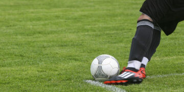 Μάχη για να κρατηθεί στη ζωή δίνει ερασιτέχνης ποδοσφαιριστής