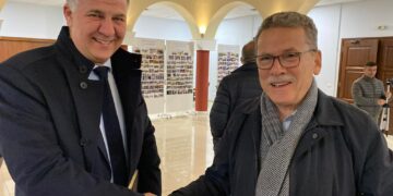 Χειραψία με έντονο πολιτικό μήνυμα: «Κάποιοι θα στεναχωρηθούν…»