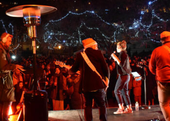 Με πολύ μουσική και καλή διάθεση αποχαιρέτισε το 2022 η Καστοριά