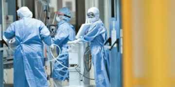 Προβλέψεις για έξαρση κρουσμάτων λόγω μετάλλαξης «Κράκεν»: Συναγερμός για το κοκτέιλ κορονοϊού, γρίπης, ιώσεων και έκτακτο σχέδιο