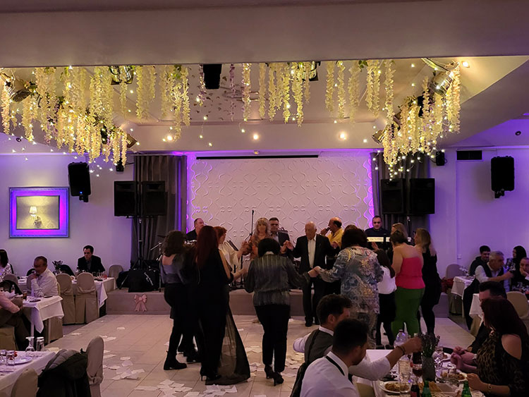 Πτολεμαΐδα: Rose Garden Events Hall – Ρεβεγιόν Πρωτοχρονιάς με πολύ κέφι μέχρι τα ξημερώματα (Φωτογραφίες)