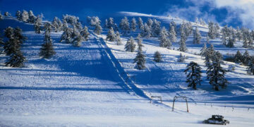 Πυκνή χιονόπτωση χθες το βράδυ στο χιονοδρομικό της Βασιλίτσας
