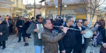 Το όμορφο έθιμο του Αη Γιαννιού στη Λευκοπηγή Κοζάνης (βιντεο-φωτο)