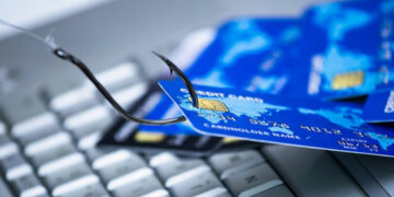 Συναλλαγές e-banking: Αποζημίωση στα θύματα ηλεκτρονικής απάτης θα δίνουν οι τράπεζες