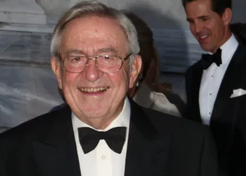 Πέθανε ο τέως βασιλιάς Κωνσταντίνος – Σε ηλικία 83 ετών