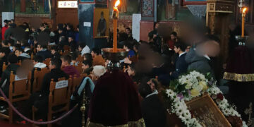 Τιμώντας την εορτή των Τριών Ιεραρχών μαθητές και εκπαιδευτικοί της Πτολεμαΐδας κατέκλυσαν τον εσωτερικό και εξωτερικό χώρο των Ιερών Ναών της Πόλης ! (της Κούλας Πουλασιχίδου)