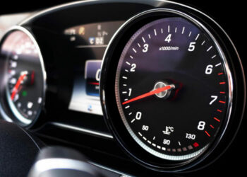 Το κόλπο των 1.000 στροφών για να μην καταστρέψεις τον κινητήρα του αυτοκινήτου σου τον χειμώνα