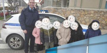 Αστυνομικοί της Τροχαίας Κοζάνης κοντά σε μαθητές πρωτοβάθμιας εκπαίδευσης