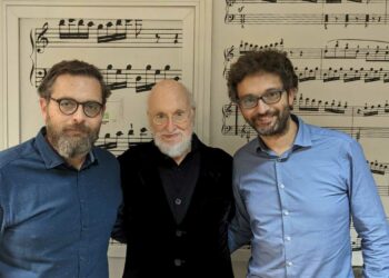 Στον πυρήνα του Νιόνιου – Οι συνθέτες Λ. Τσαβδαρίδης και Α. Σαμούσογλου, έκαναν τη «Θαλασσογραφία» συμφωνικό έργο & μιλούν στην «Καθημερινή»