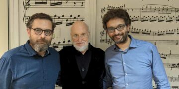 Στον πυρήνα του Νιόνιου – Οι συνθέτες Λ. Τσαβδαρίδης και Α. Σαμούσογλου, έκαναν τη «Θαλασσογραφία» συμφωνικό έργο & μιλούν στην «Καθημερινή»