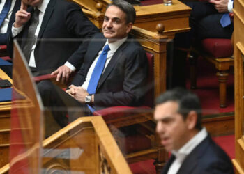 Βουλή: Live η συζήτηση και η ψηφοφορία για την πρόταση μομφής