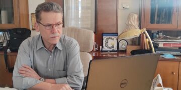 Μήπως όλοι δουλεύουν για το Μαλούτα; (του Ζήση Πιτσιάβα)