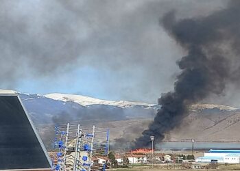 Πολύ έντονος καπνός στις Εργατικές κατοικίες Αμυνταίου