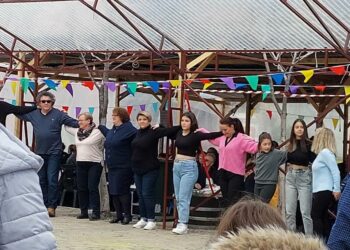 Γλεντάνε σήμερα Καθαρά Δευτέρα στο Ξινό Νερό