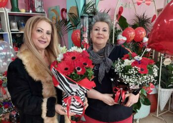 Πυρετώδεις προετοιμασίες από τα Ζαχαροπλαστεία, τα Ανθοπωλεία και τα Είδη Δώρων της Πτολεμαΐδας, για τη γιορτή του Αγίου Βαλεντίνου! (ρεπορτάζ της Κούλας Πουλασιχίδου)