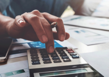 Ανοίγει ο δρόμος για συνταξιοδότηση πριν τα 62: Ποιοι μπορούν να βγουν στη σύνταξη