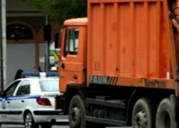 Αστυνομικοί ακινητοποίησαν απορριμματοφόρο για πληθώρα παραβάσεων -Στο τμήμα οδηγός, εργάτες και αντιδήμαρχος στην Αργολίδα
