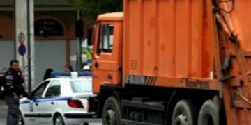 Αστυνομικοί ακινητοποίησαν απορριμματοφόρο για πληθώρα παραβάσεων -Στο τμήμα οδηγός, εργάτες και αντιδήμαρχος στην Αργολίδα