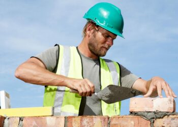 Δ. Μακεδονία: Κάλεσμα της Περιφέρειας προς τεχνίτες – οικοδόμους για τη δημιουργία μητρώου